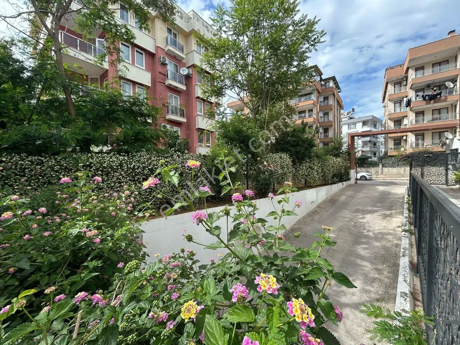 Meydankavağı'nda Sitede 3+1 Geniş Masrafsız Kiralık Boş Daire — görsel 5