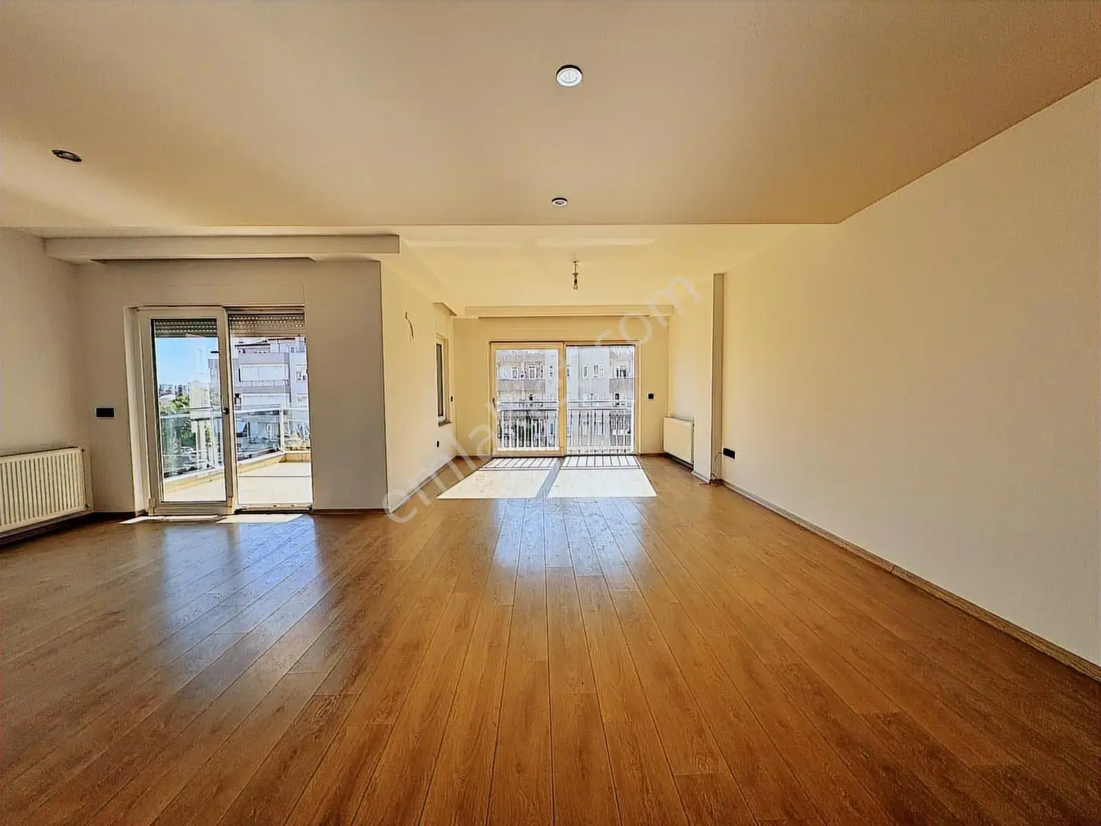 Meydankavağı'nda Sitede 3+1 Geniş Masrafsız Kiralık Boş Daire — görsel 8