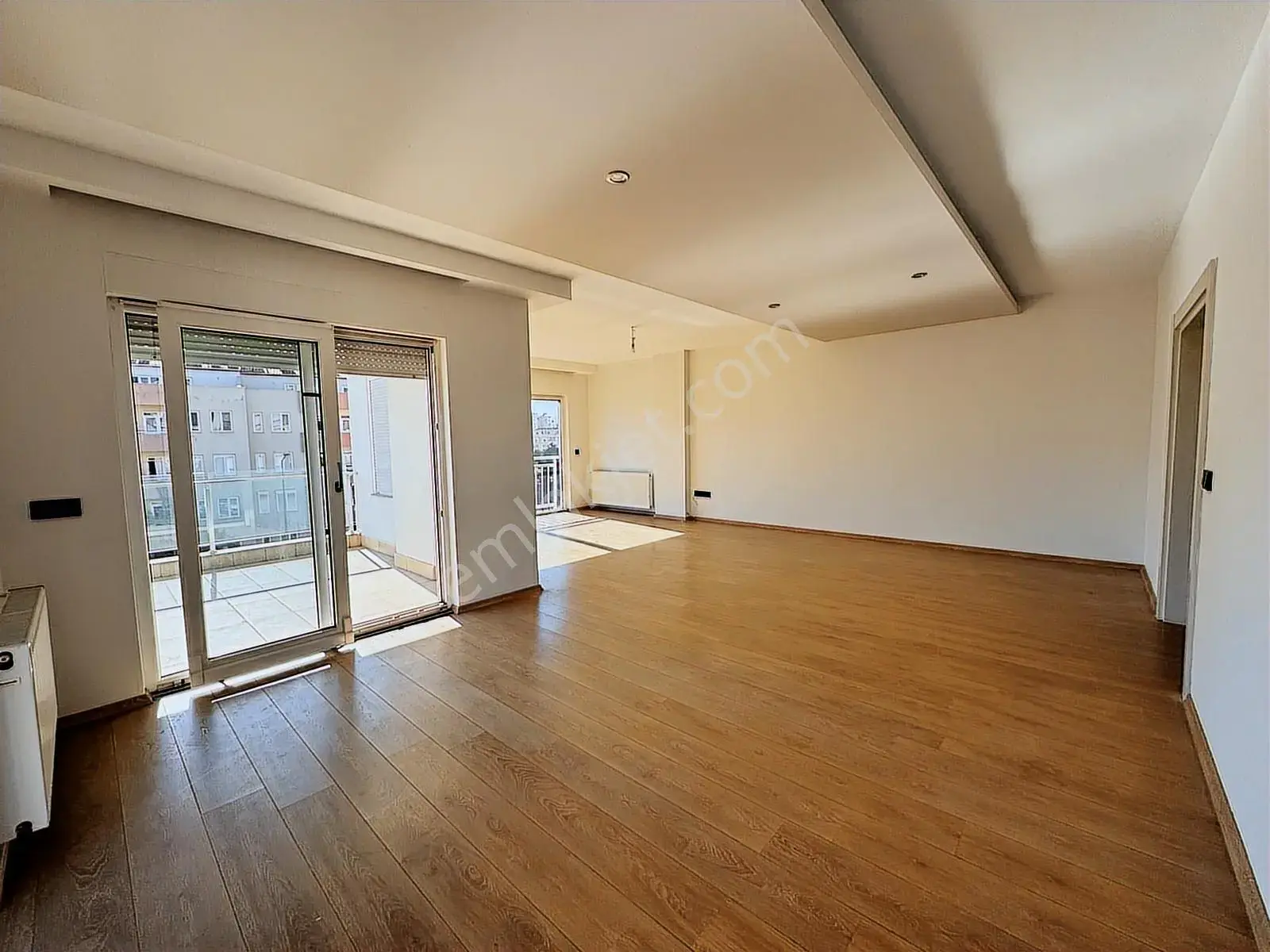 Meydankavağı'nda Sitede 3+1 Geniş Masrafsız Kiralık Boş Daire — görsel 10