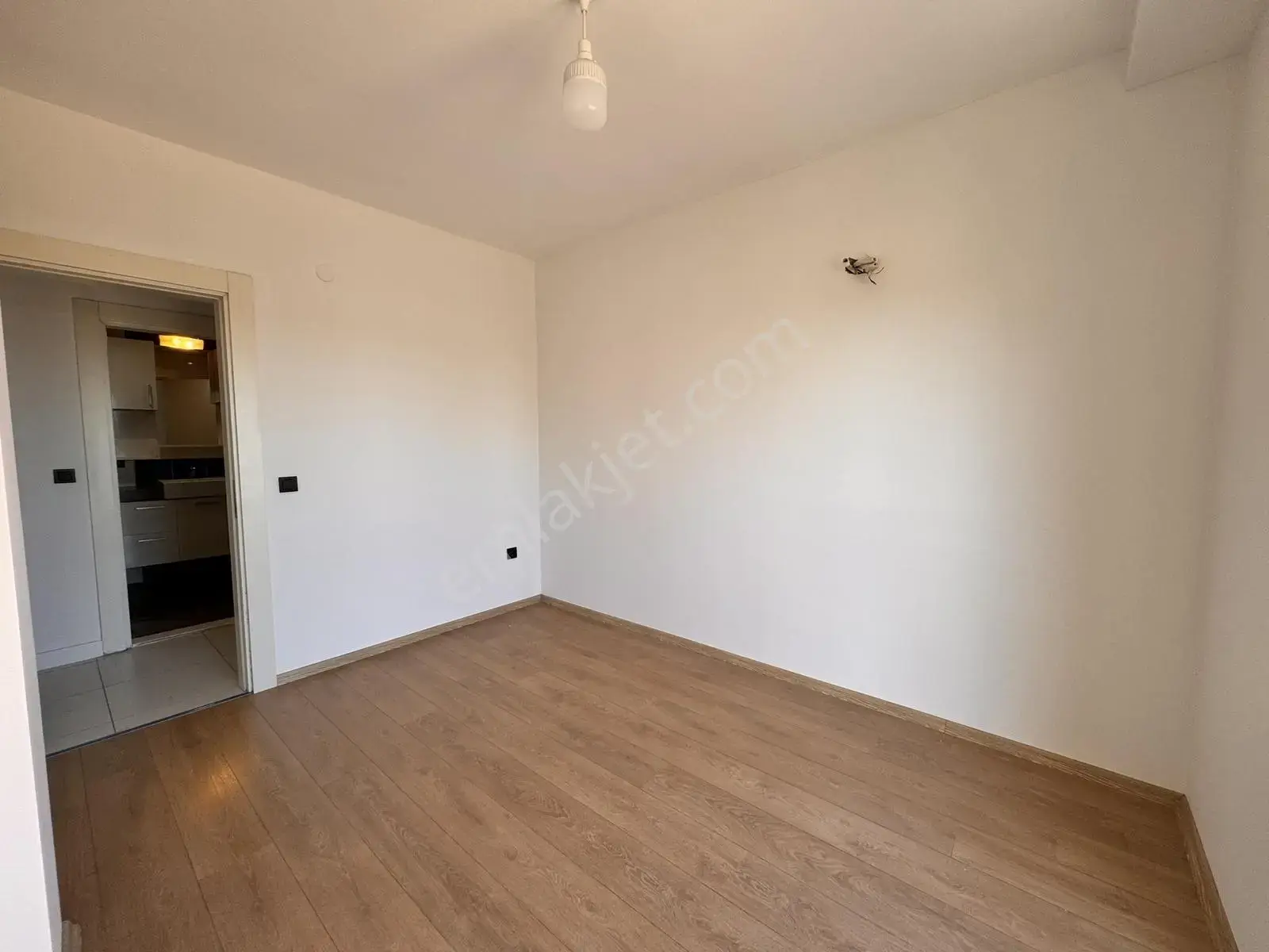 Meydankavağı'nda Sitede 3+1 Geniş Masrafsız Kiralık Boş Daire — görsel 15