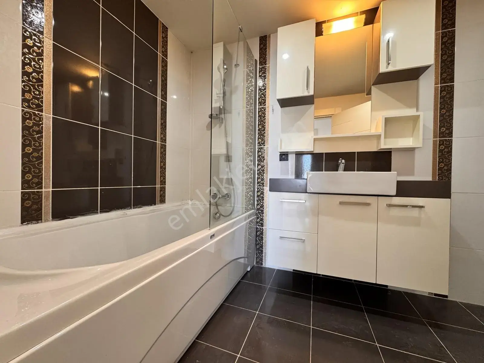 Meydankavağı'nda Sitede 3+1 Geniş Masrafsız Kiralık Boş Daire — görsel 27
