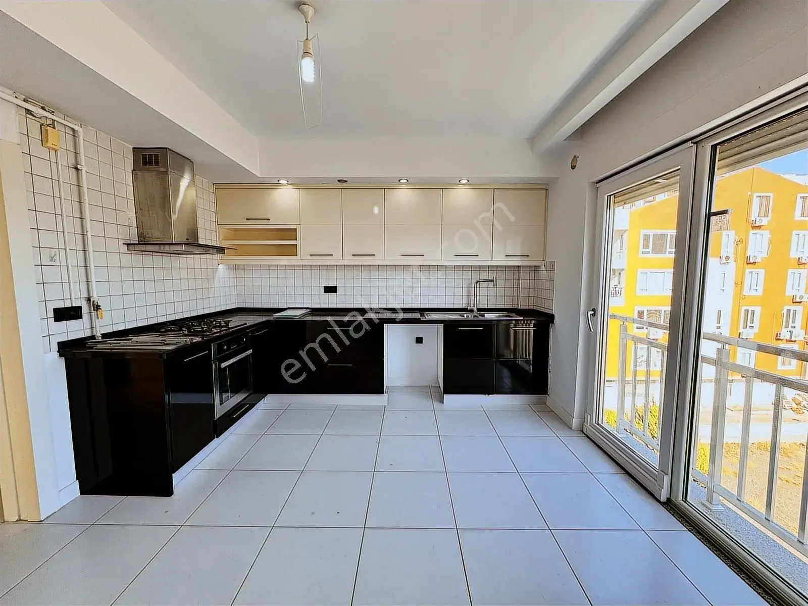 Meydankavağı'nda Sitede 3+1 Geniş Masrafsız Kiralık Boş Daire — görsel 30