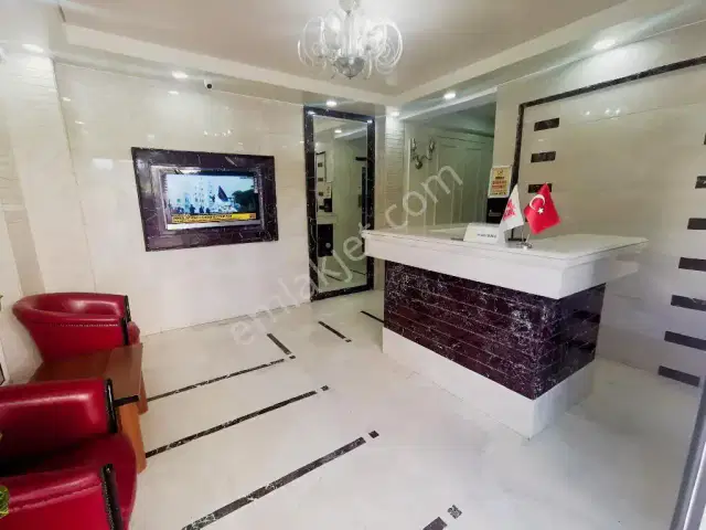 Grand Duke İş Merkezinde Şık Ofis Katı