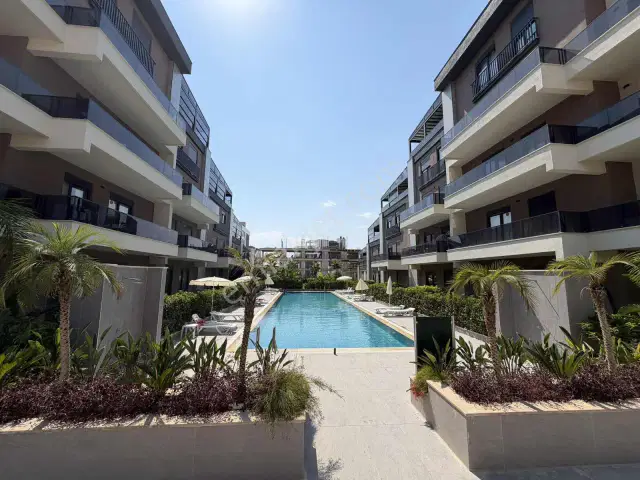 Full Özellıklı Lüks Sıtede Eşyalı Teraslı 1 + 1 Satılık Daıre