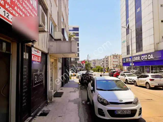 Çallı Merkezi Konumda Bodrum Katlı Kiralık Dükkan — görsel 4