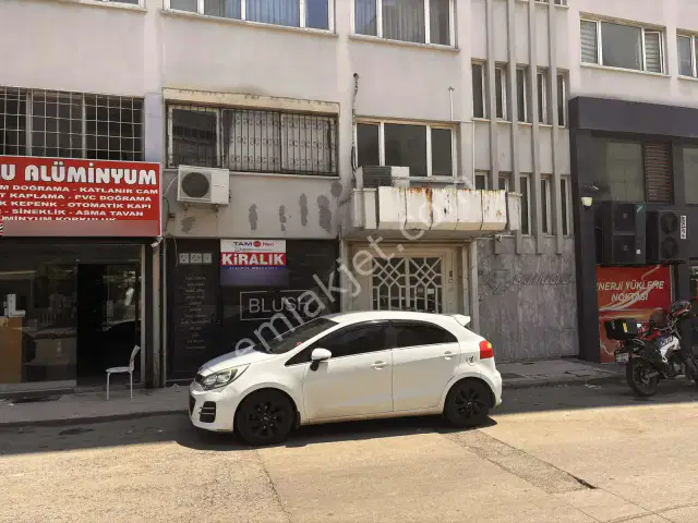 Çallı Merkezi Konumda Bodrum Katlı Kiralık Dükkan — görsel 5