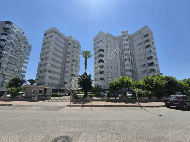 Çağlayan'da Deniz Manzaralı 4+1 Katta Tek Daire