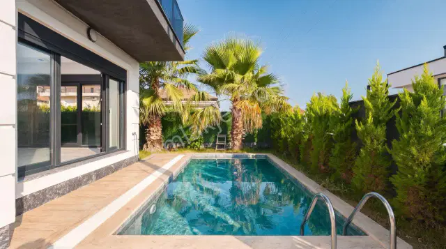 Antalya Döşemealtı Nebilerde Satılık 4+1 Müstakil Villa