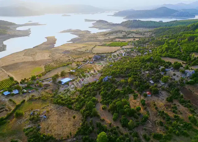Yatırımlık Göl Manzaralı, Tapuda Ahşap Ev Vasfında Bahçe