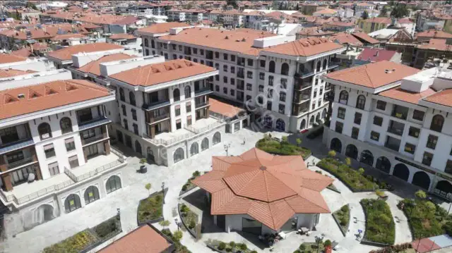 Korkuteli Arastada Ana Cadde Cepheli Fırsat Prestijli 1+1