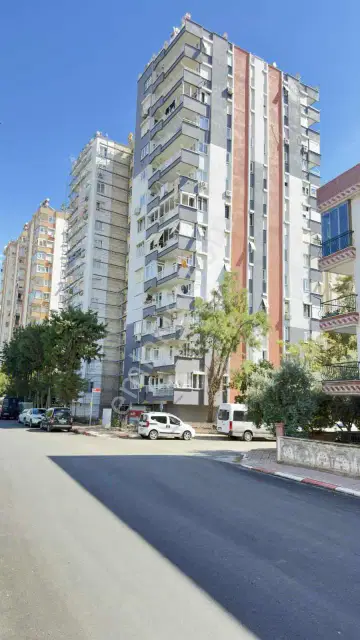 Site İçerinde 2+1 Ayrı Mutfaklı Asansörlü Arakat Fırsat Daire
