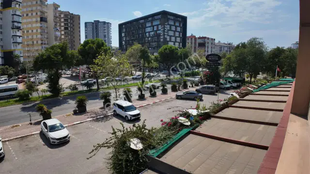 Ana Cadde Cepheli, Ayrı Girişli, Tam Ticari, 166 M² Büro/ofis.