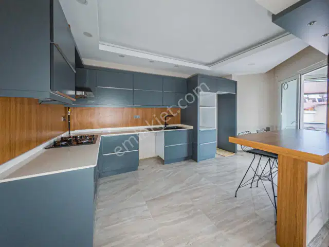 Şirinyalı'da Denize 500 Mt Mesafede Satılık 3+1 Daire