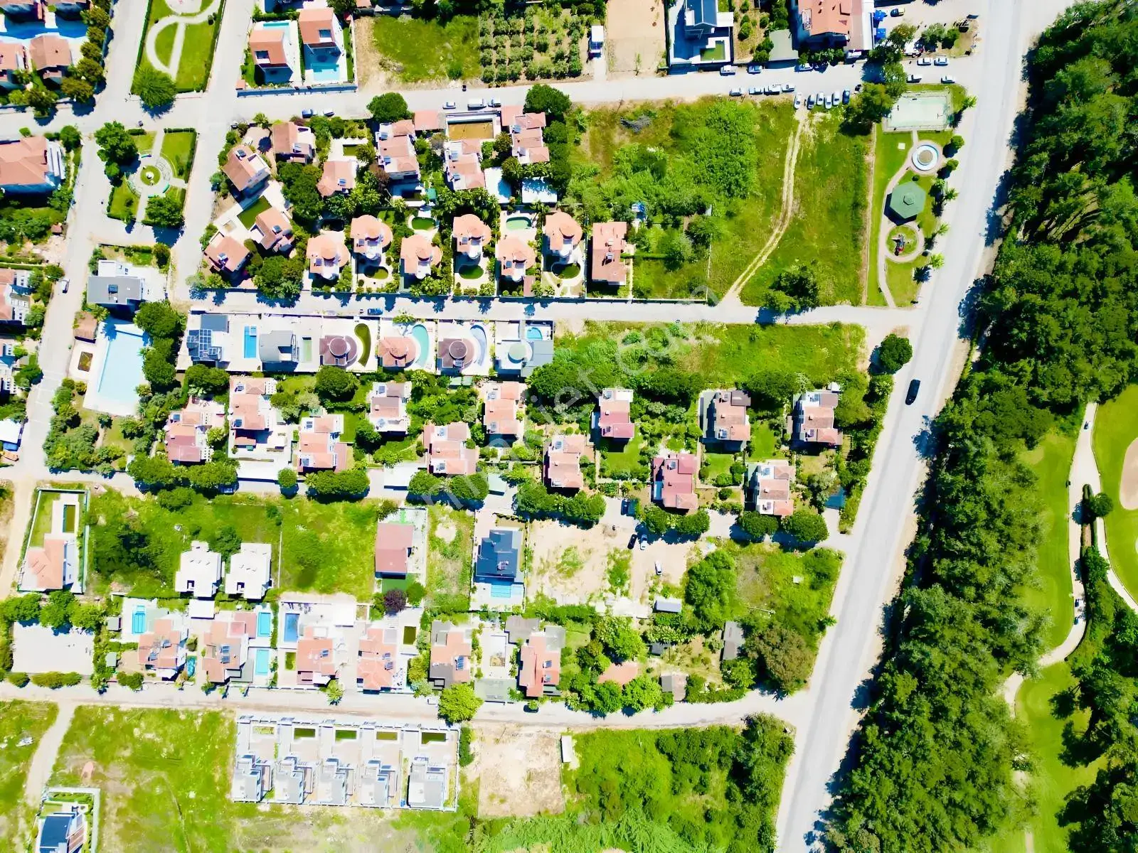 Belekte Havuzlu Sitede Modern Tadilatlı Lüks 4+1 Villa — görsel 13