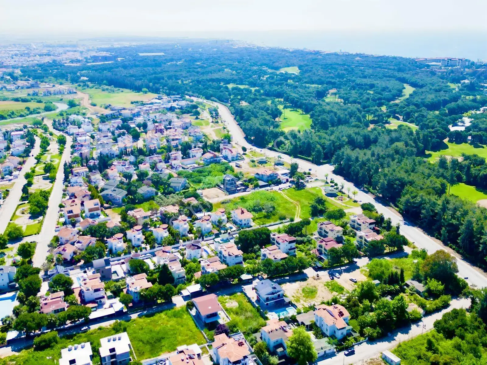 Belekte Havuzlu Sitede Modern Tadilatlı Lüks 4+1 Villa — görsel 15