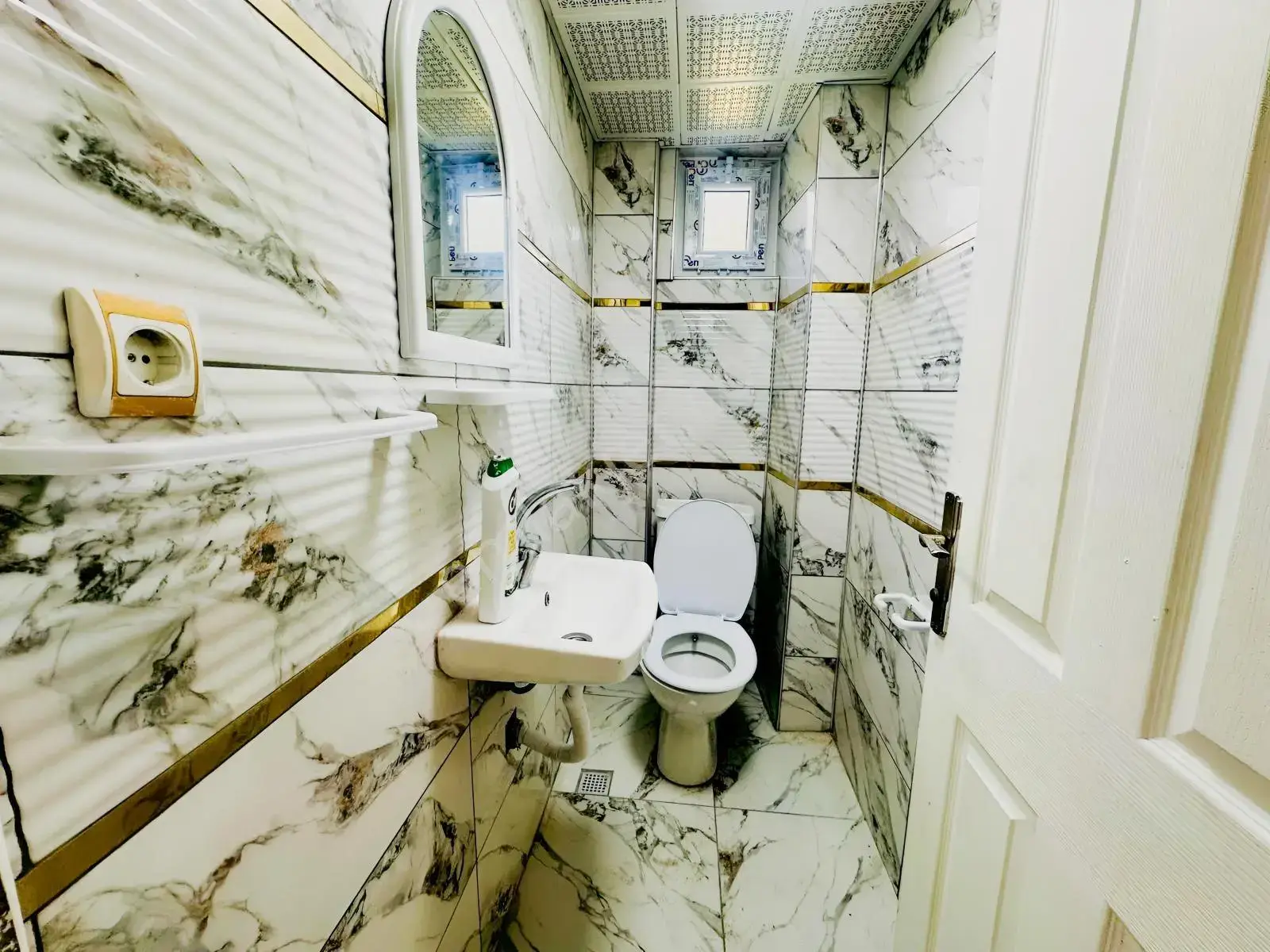 Belekte Havuzlu Sitede Modern Tadilatlı Lüks 4+1 Villa — görsel 26