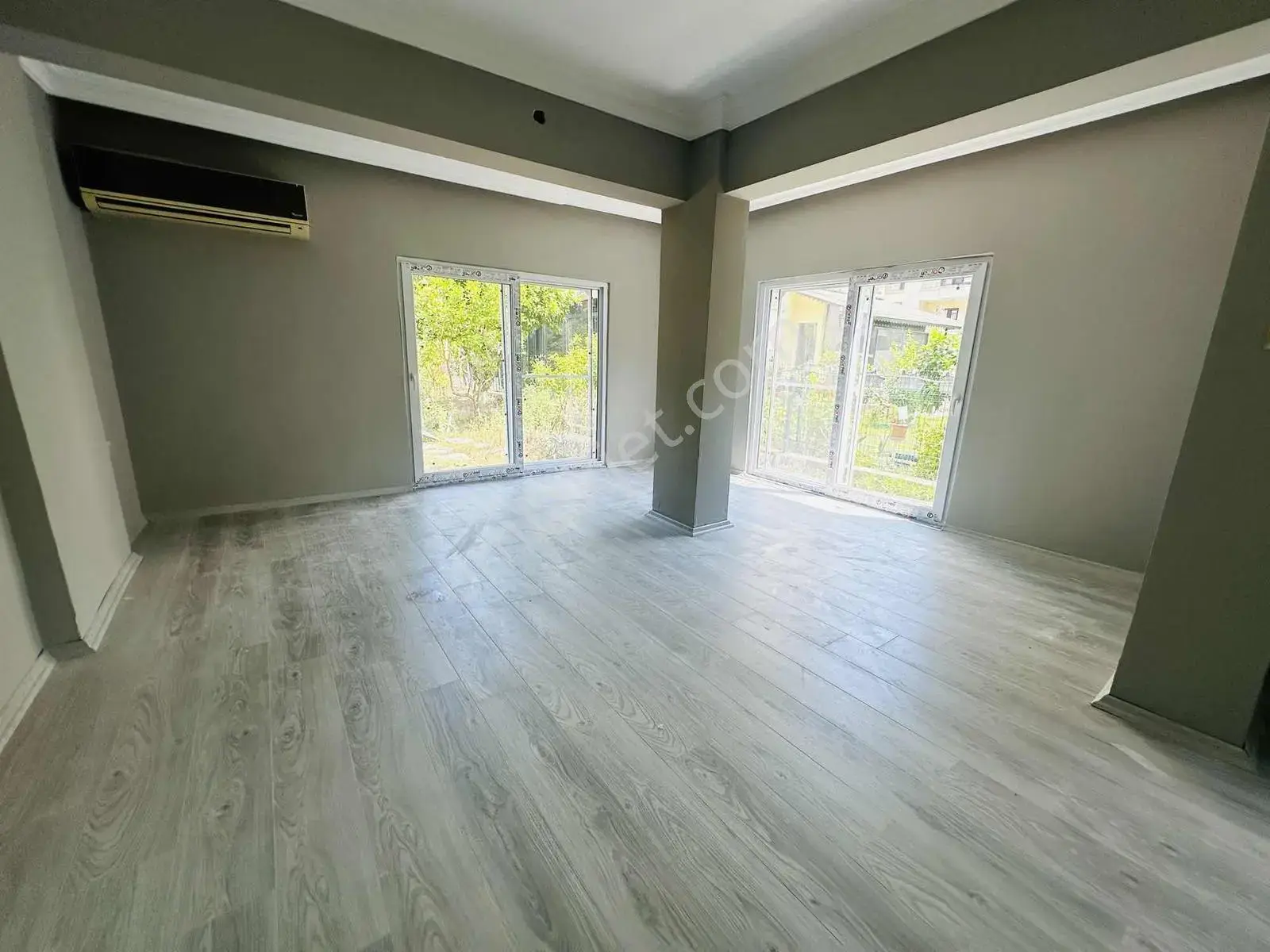 Belekte Havuzlu Sitede Modern Tadilatlı Lüks 4+1 Villa — görsel 32