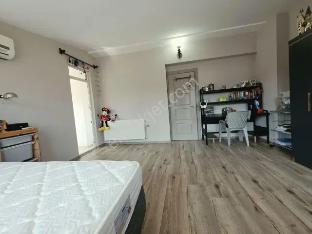 Fenerde Satılık Ayrı Muyfaklı Geniş Dublex 2+1daire — görsel 28