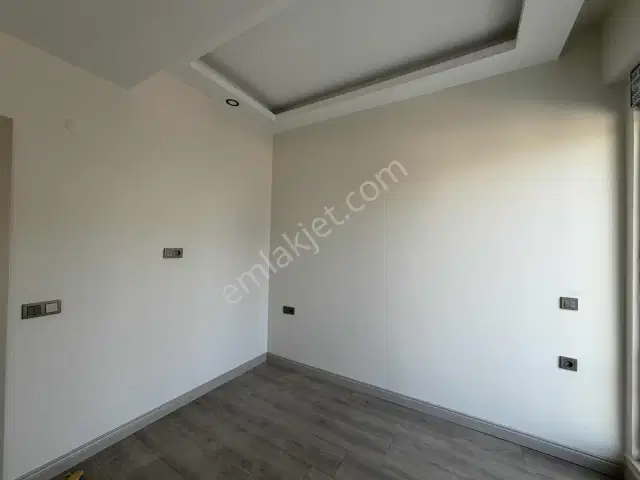 Altıntaşta 1+1 Home Offıce | 80 M² Özel Teras | Cadde Üzeri — görsel 3