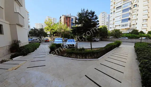 Merkezi Konumda Eşyalı Deniz Manzaralı Site İçinde 4+1 — görsel 17