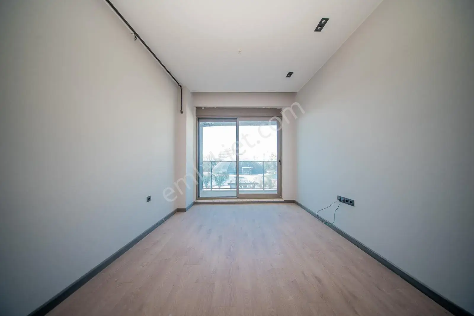 Altıntaş Beyond All'da 1+1 Ara Kat Havuz Cephe Kiralık Daire — görsel 2