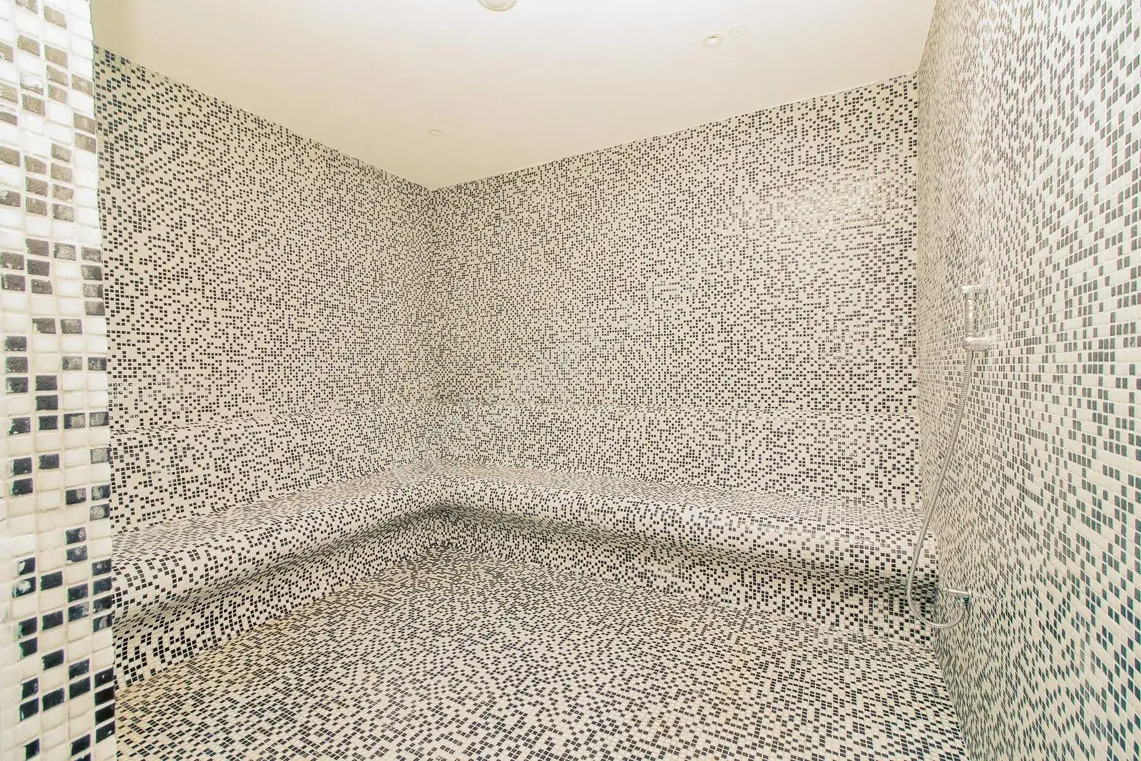 Altıntaş Beyond All'da 1+1 Ara Kat Havuz Cephe Kiralık Daire — görsel 16