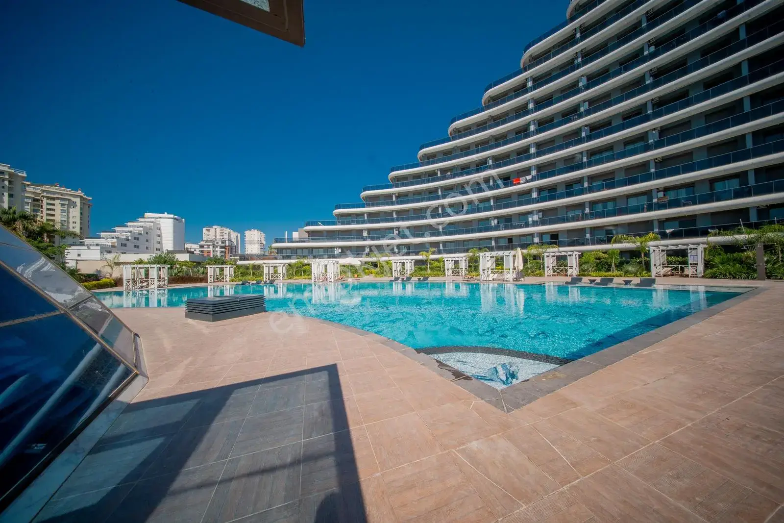 Altıntaş Beyond All'da 1+1 Ara Kat Havuz Cephe Kiralık Daire — görsel 23