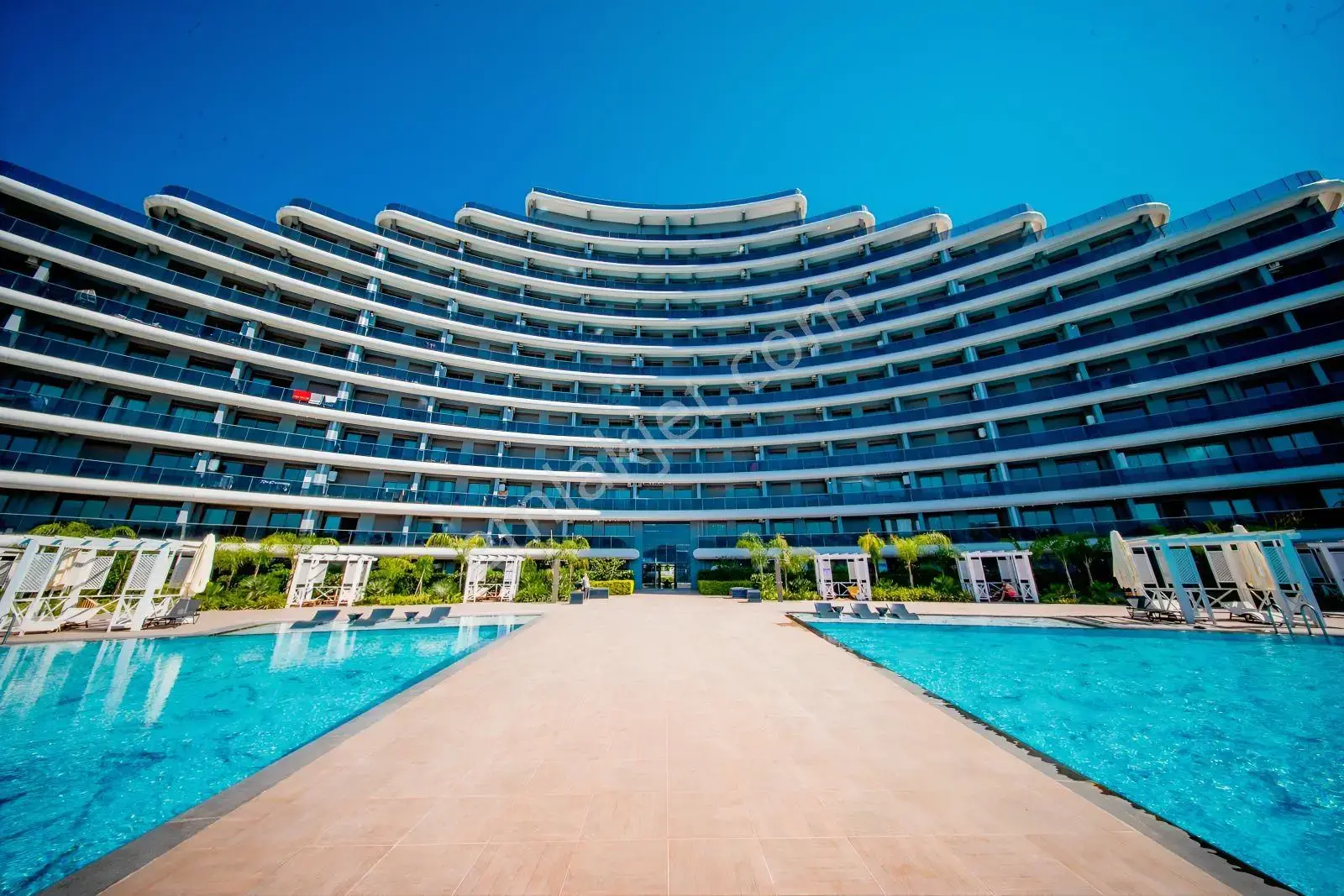 Altıntaş Beyond All'da 1+1 Ara Kat Havuz Cephe Kiralık Daire — görsel 26