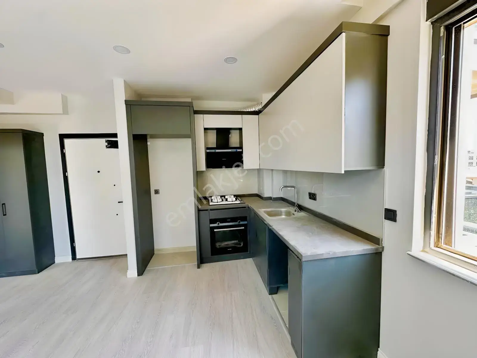 Aksu Altıntaşta İskanlı Havuzlu 1+1 Kiralık Daire — görsel 2