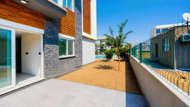 Altıntaş 'ta Kendine Ait Bahçeye Sahip Havuzlu Ve Otoparklı 1+1 — görsel 13