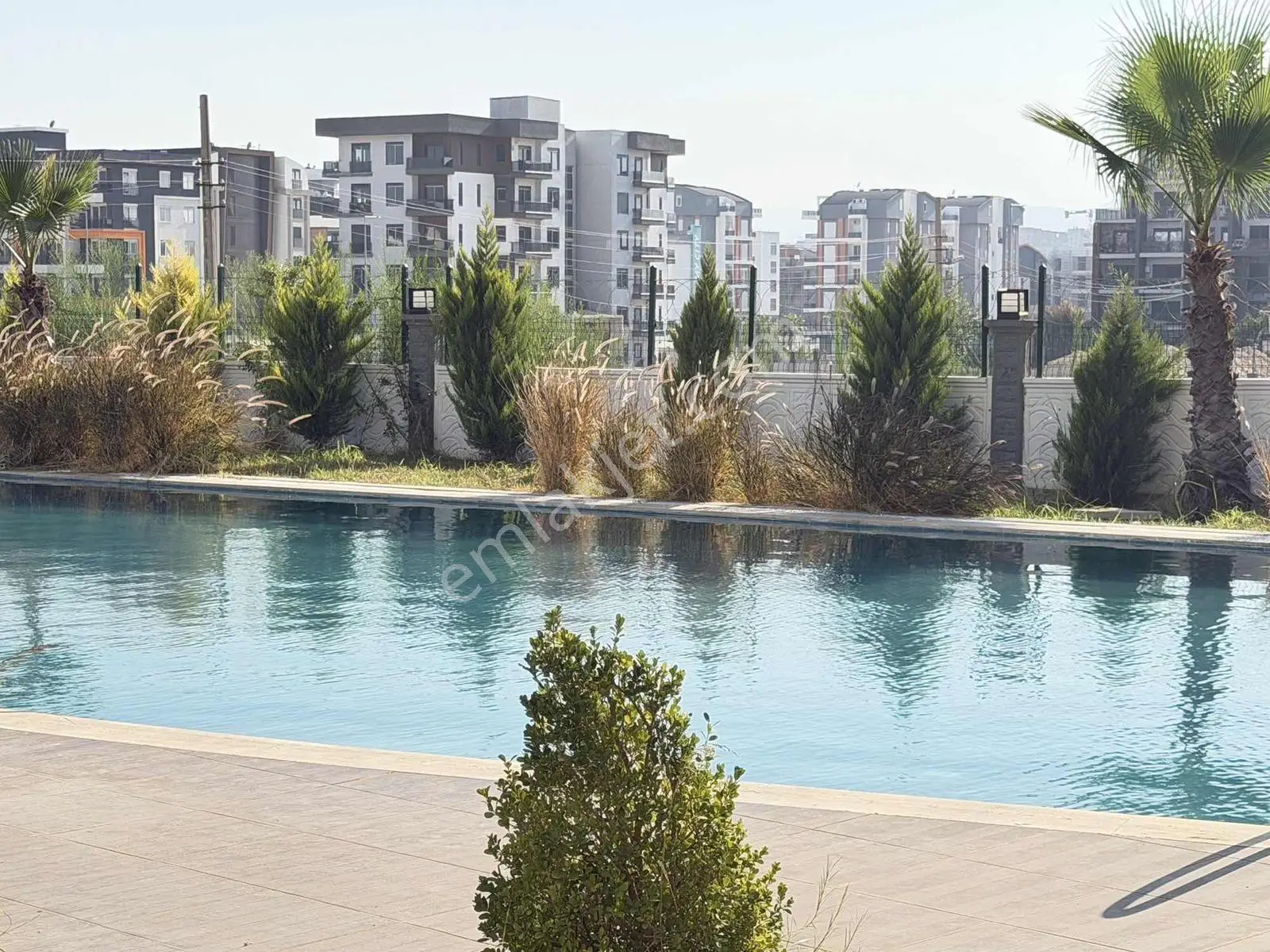 Altıntaşta Donanımlı Sitede, 3 Cepheli Ve Havuz Manzaralı 2+1 — görsel 1