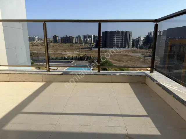 Altıntaşta Donanımlı Sitede, 3 Cepheli Ve Havuz Manzaralı 2+1 — görsel 4