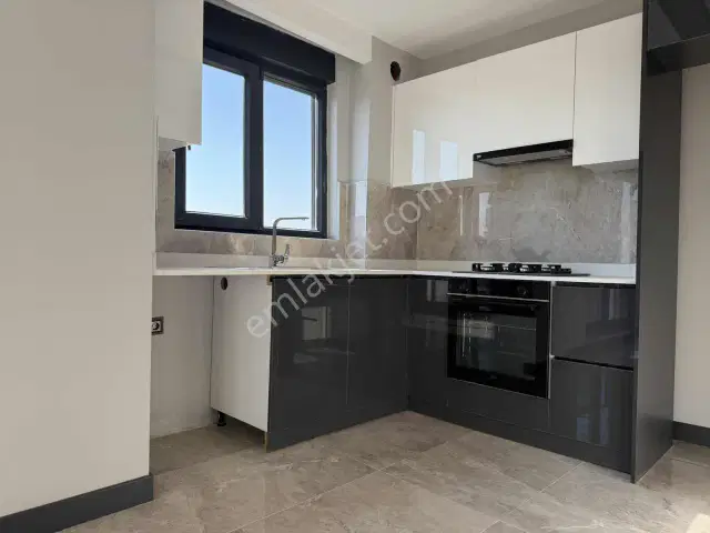 Altıntaşta Donanımlı Sitede, 3 Cepheli Ve Havuz Manzaralı 2+1 — görsel 5