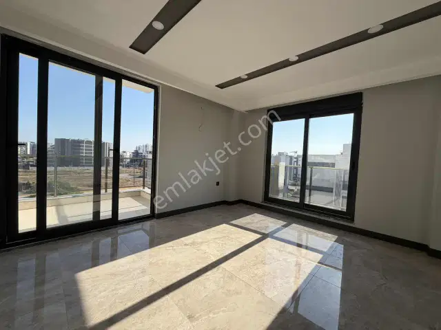 Altıntaşta Donanımlı Sitede, 3 Cepheli Ve Havuz Manzaralı 2+1 — görsel 6