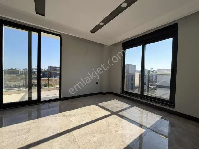 Altıntaşta Donanımlı Sitede, 3 Cepheli Ve Havuz Manzaralı 2+1 — görsel 22