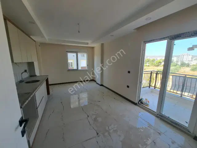 Tramvaya Yürüme Mesafesinde Sıfır 1+1 Kiralık Daire — görsel 4