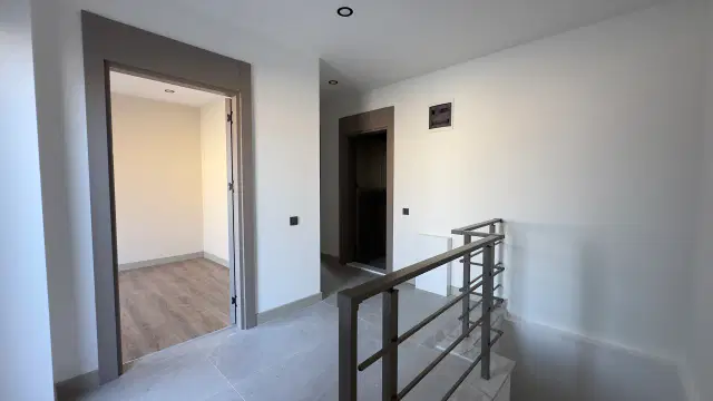 ÇAĞLAYAN BARINAKLAR'DA SIFIR BİNA DENİZE YÜRÜME MESAFESİ 4+1 DUBLEKS SATILIK DAİRE — görsel 11