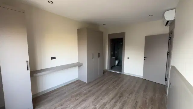 ÇAĞLAYAN BARINAKLAR'DA SIFIR BİNA DENİZE YÜRÜME MESAFESİ 4+1 DUBLEKS SATILIK DAİRE — görsel 17