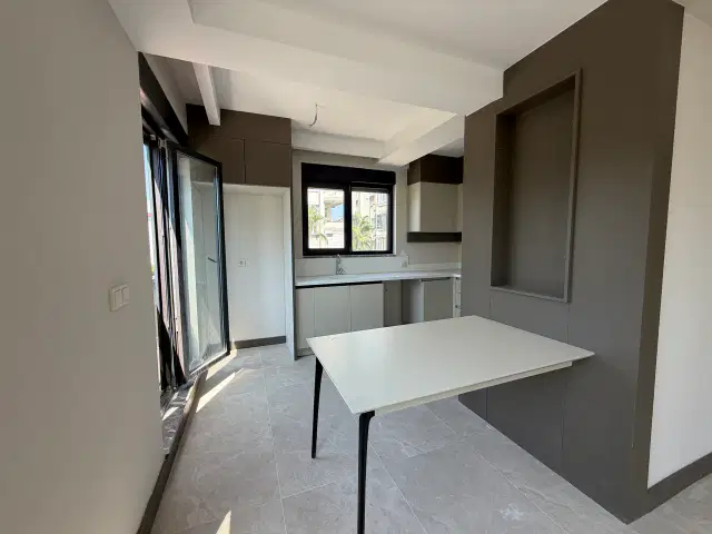 GÜZELOBA’DA DENİZE ADIM MESAFE | KAPALI OTOPARKLI 3+1 — görsel 6