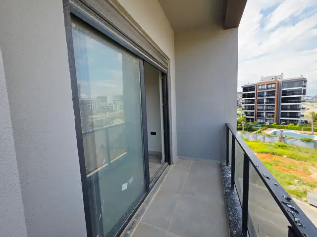ALTINTAŞ'TA ÇİFT HAVUZ, K.OTOPARK, ÜÇ CEPHELİ 2+1 ARAKAT — görsel 26