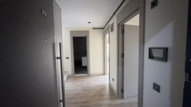 ÇAĞLAYAN BARINAKLAR'DA SIFIR BİNA DENİZE YÜRÜME MESAFESİ 4+1 DUBLEKS SATILIK DAİRE — görsel 3