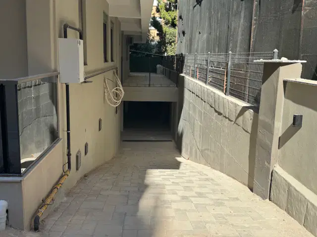 Gençlik Mahallesinde Işıklar Caddesine Yakın Satılık 3+1 Daire — görsel 1