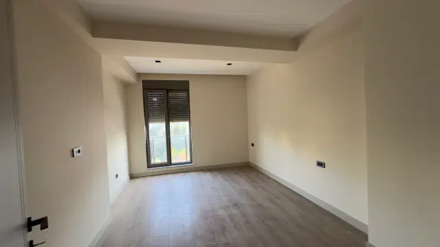 ÇAĞLAYAN BARINAKLAR'DA SIFIR BİNA DENİZE YÜRÜME MESAFESİ 4+1 DUBLEKS SATILIK DAİRE — görsel 4