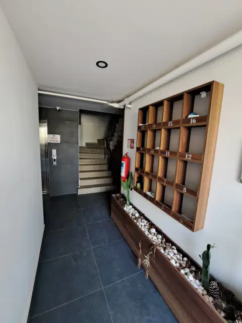 Güzeloba, ara kat lüks 1+1 — görsel 8