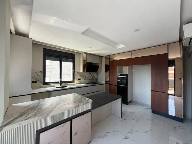 KONAKLAR’DA 3 CEPHELİ 180 M² GENİŞ 3+1 HAVUZLU SİTE — görsel 3