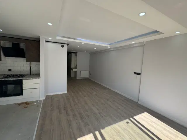 Gençlik Mahallesinde Işıklar Caddesine Yakın Satılık 3+1 Daire — görsel 24