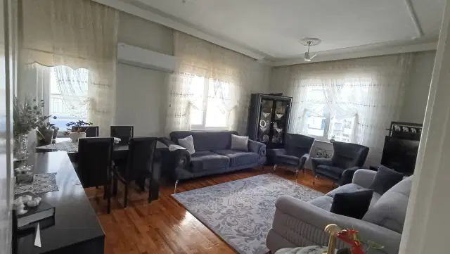 Kızıltoprak Mahallesi Mevlana Caddesi Üzeri Kiralık — görsel 6