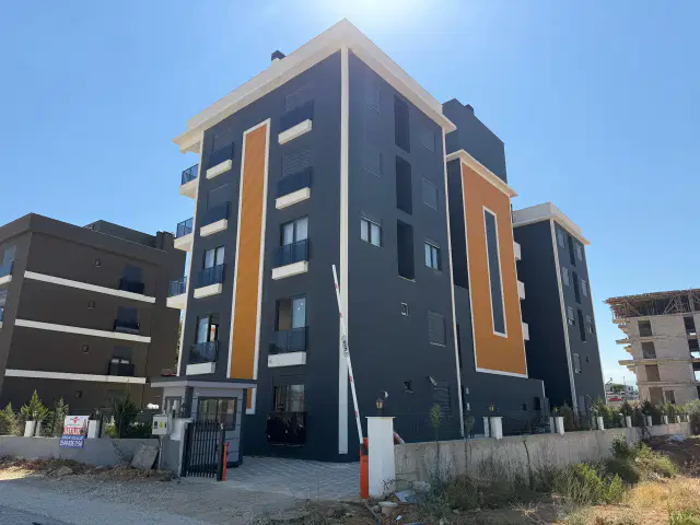 ALTINTAŞ’TA HAVUZLU SİTEDE 2+1 SATILIK DAİRE — görsel 1