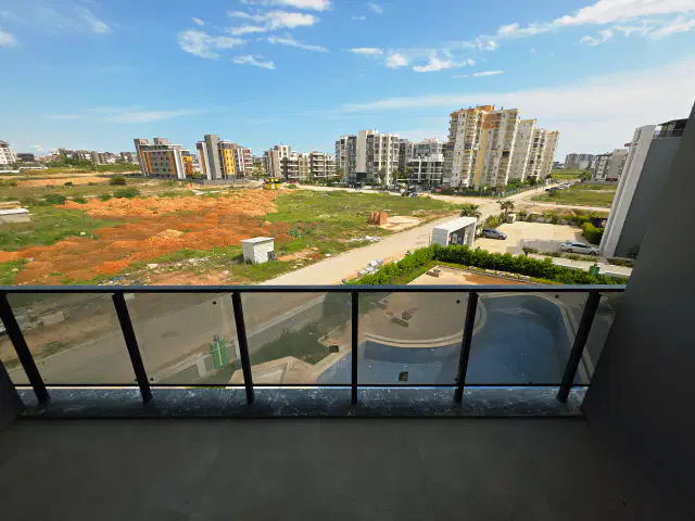 ALTINTAŞ'TA ÇİFT HAVUZ, K.OTOPARK, ÜÇ CEPHELİ 2+1 ARAKAT — görsel 17