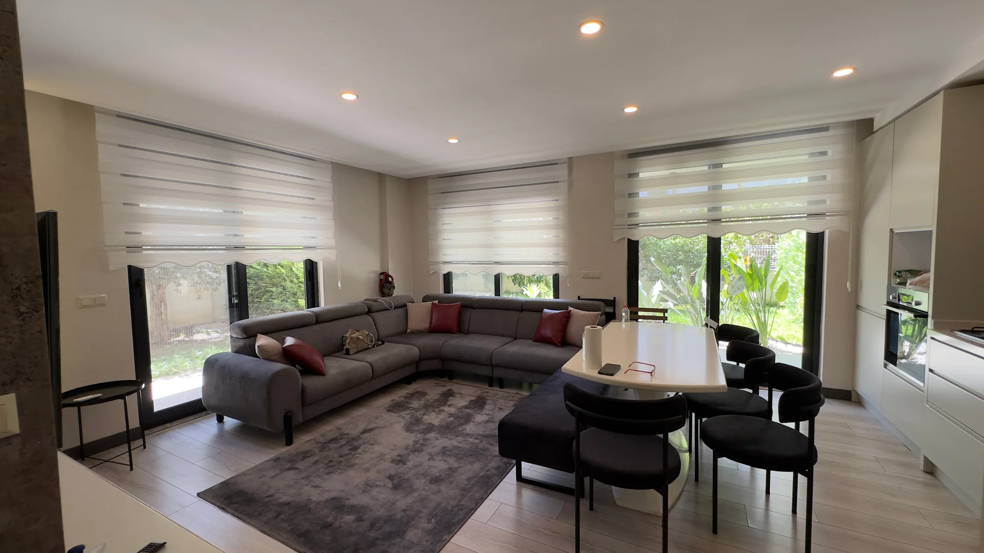 GÜZLEOBA'DA YENİ BİNADA 2+1 VİLLA TADINDA SATILIK DAİRE — görsel 2